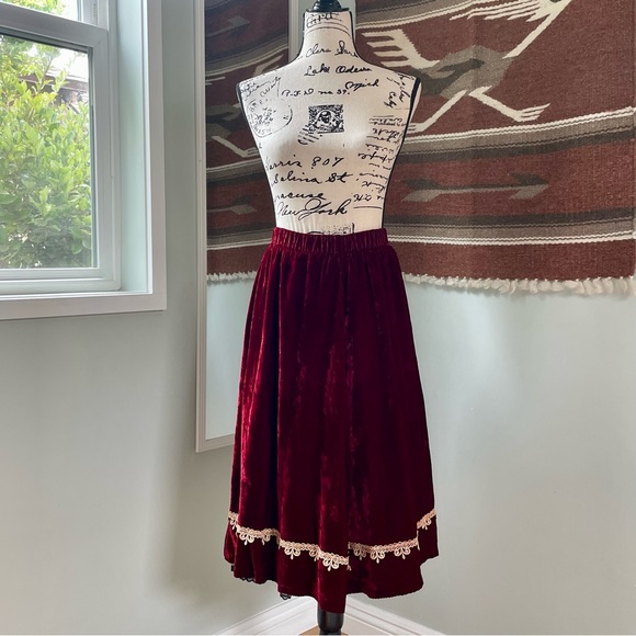 Gunne Sax Dresses & Skirts - Vintage Gunne Sax Velvet Crinoline Midi Skirt